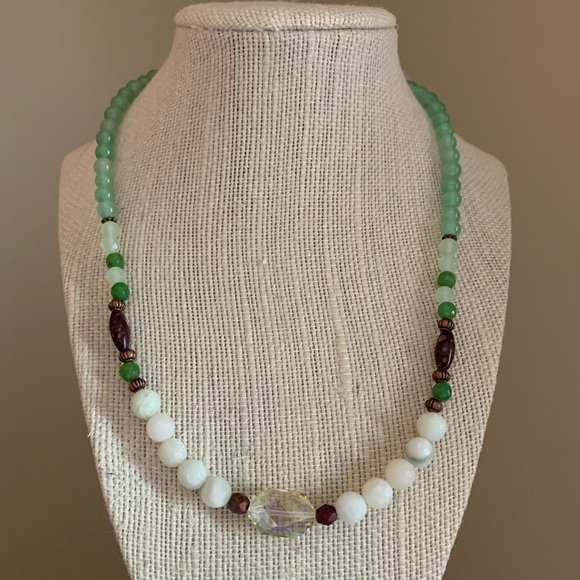 Beautiful Gemstone Light Green Necklace. NEW. 19” + 4” extender. Handmade - Picture 12 of 14